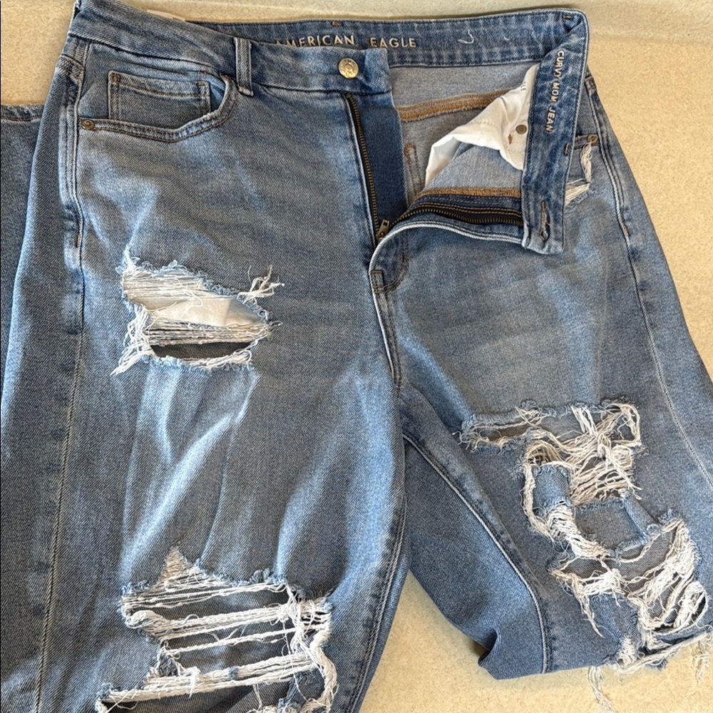 American Eagle Curvy Mom Jeans